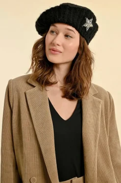 Beret with Star - Black