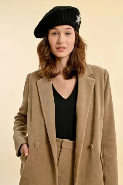 Beret with Star - Black