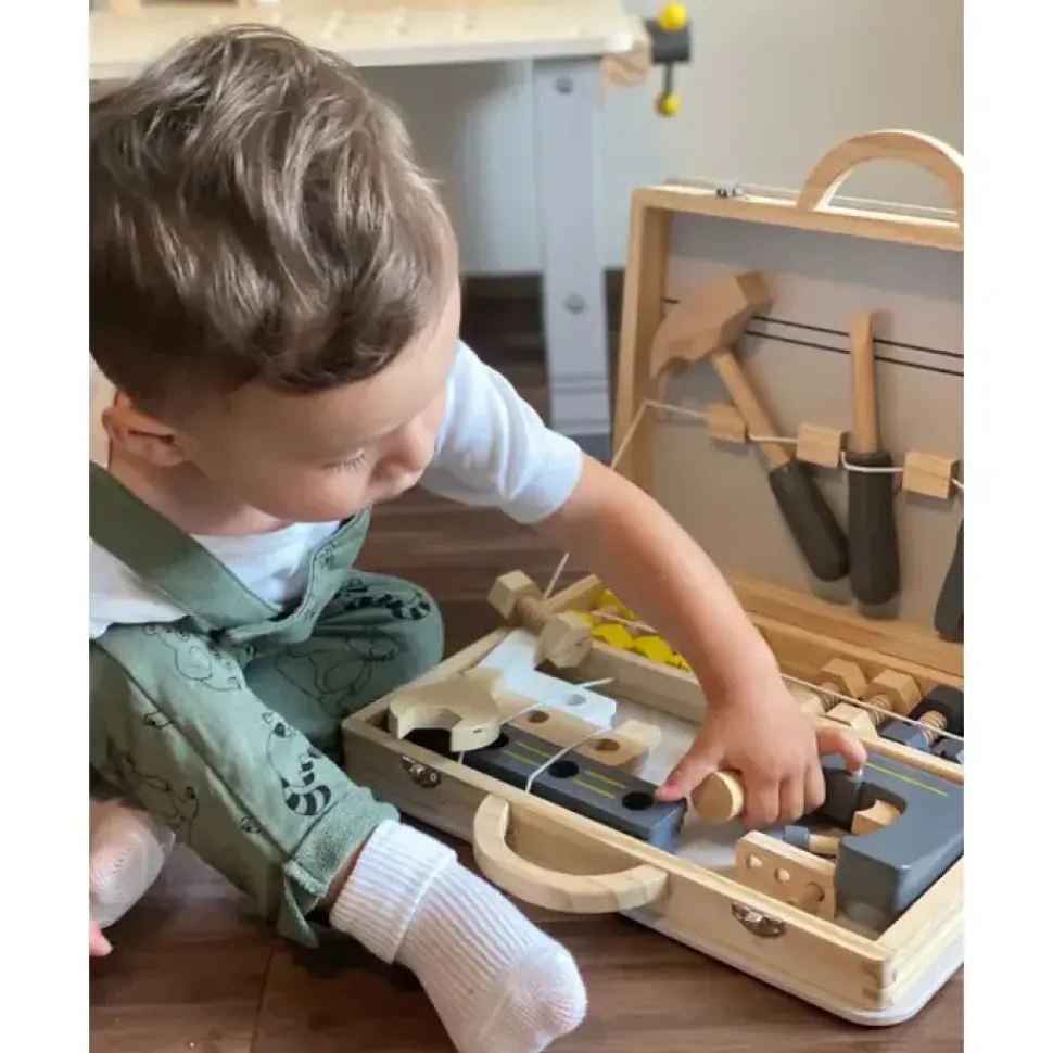 Compact Wood Workbench
