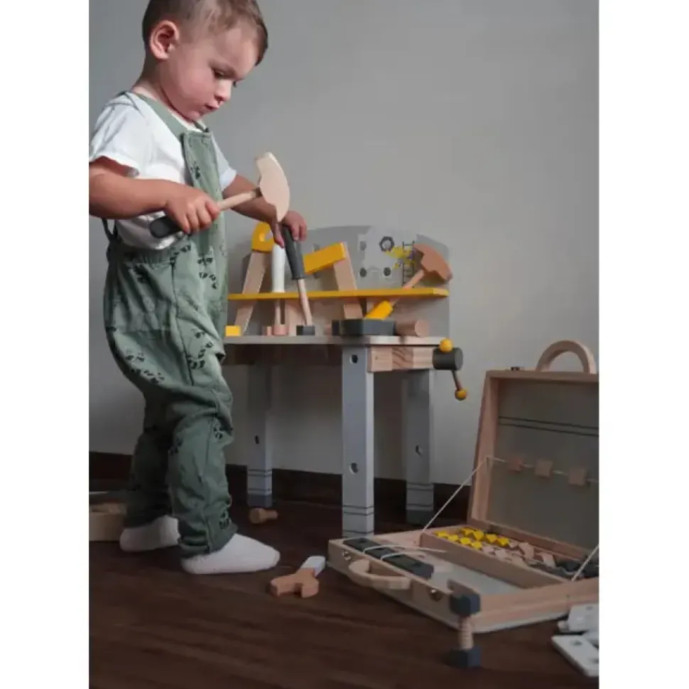 Compact Wood Workbench