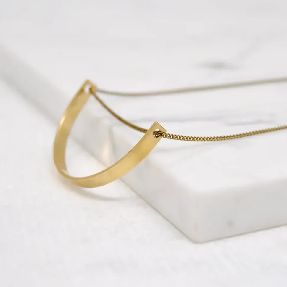 Curved Bar Necklace