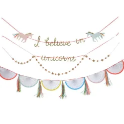 I Believe In Unicorns Garland