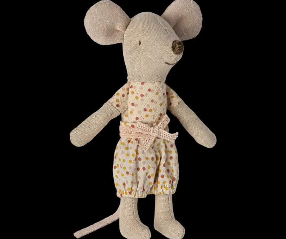 Little Sister Mouse in Matchbox