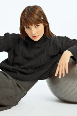 Soft Knit Cable Sweater - Black