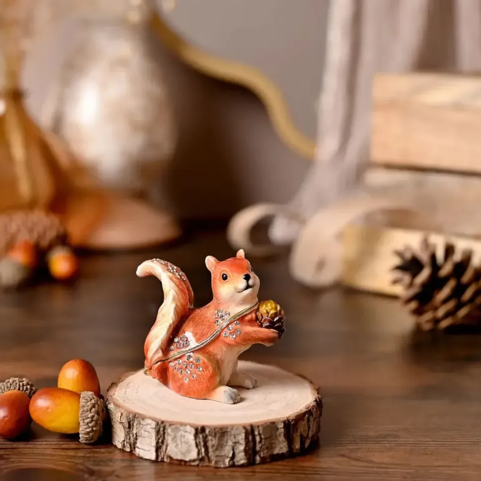 Treasured Trinkets - Red Squirrel