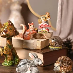 Treasured Trinkets - Red Squirrel