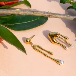 Valley Pearl Studs