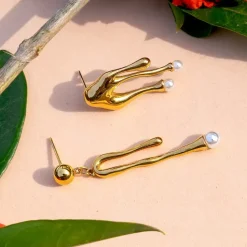 Valley Pearl Studs