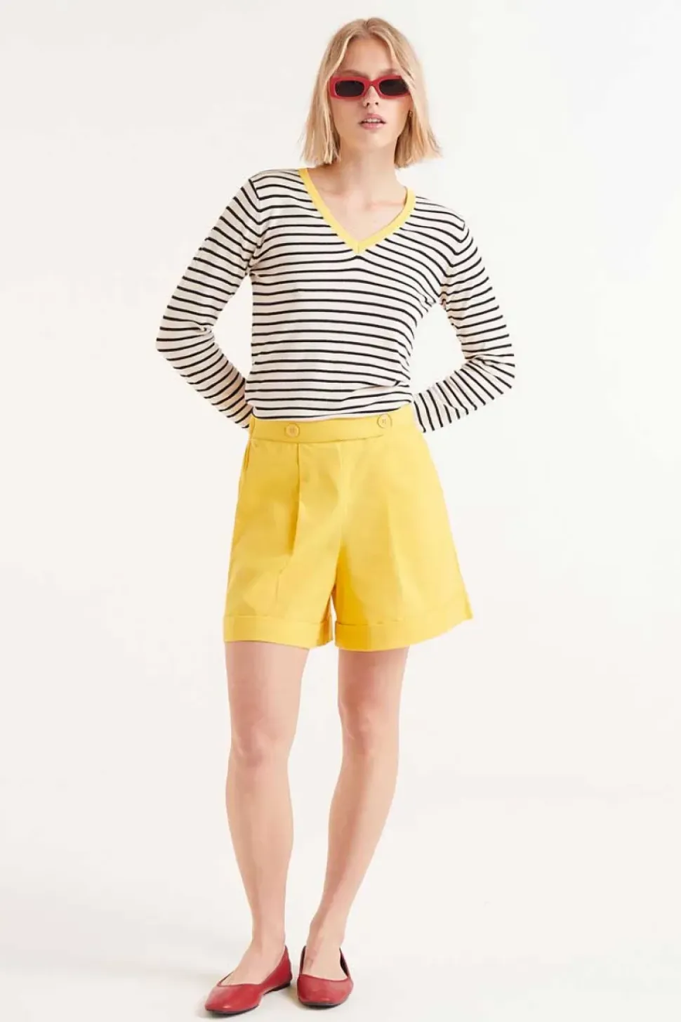V-Neck Striped Sweater - Black/White