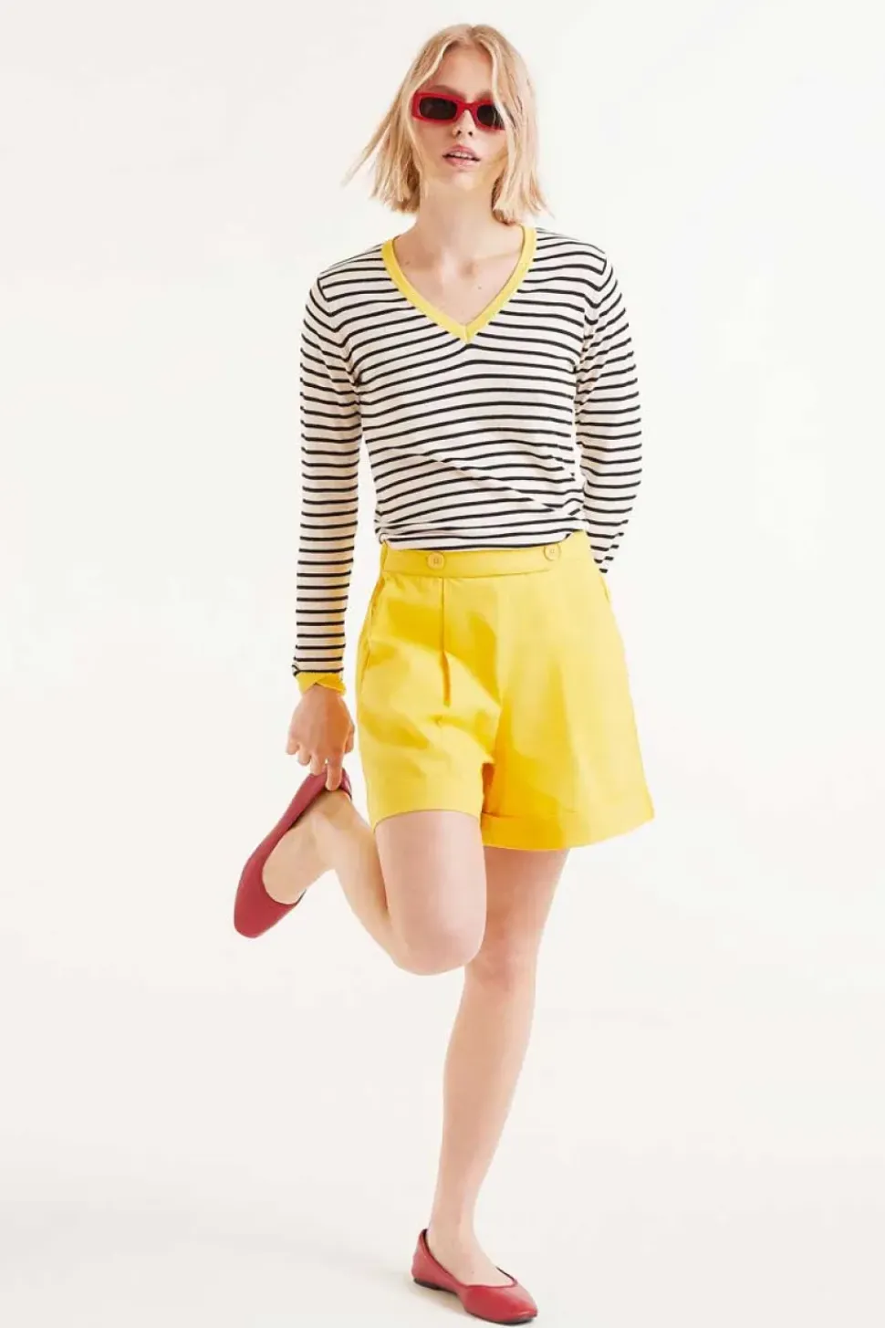 V-Neck Striped Sweater - Black/White