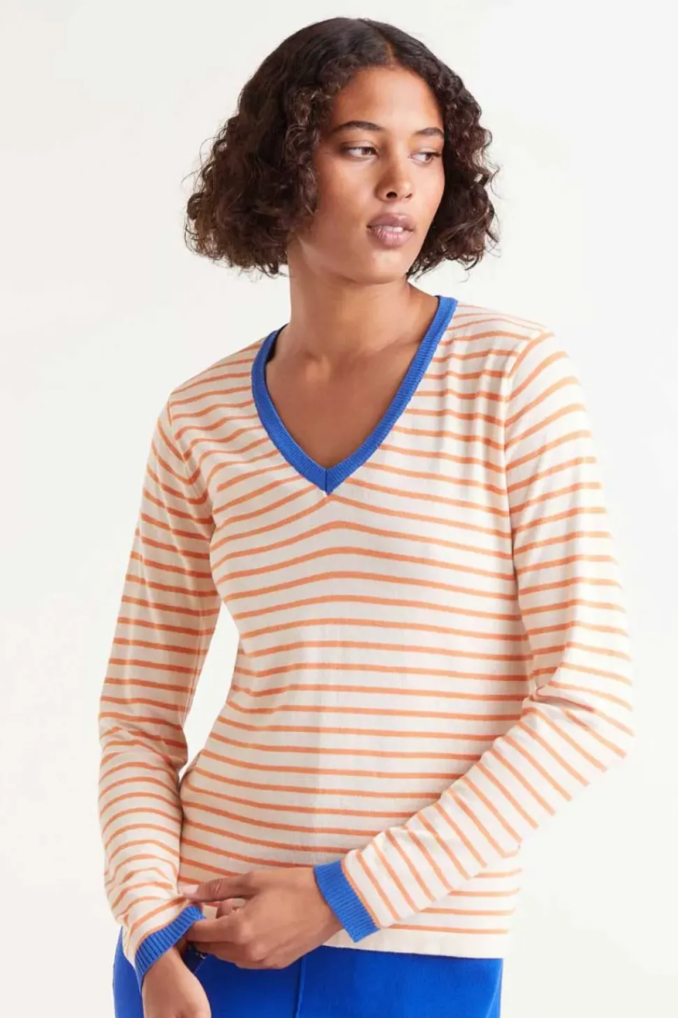 V-Neck Striped Sweater - Orange/White